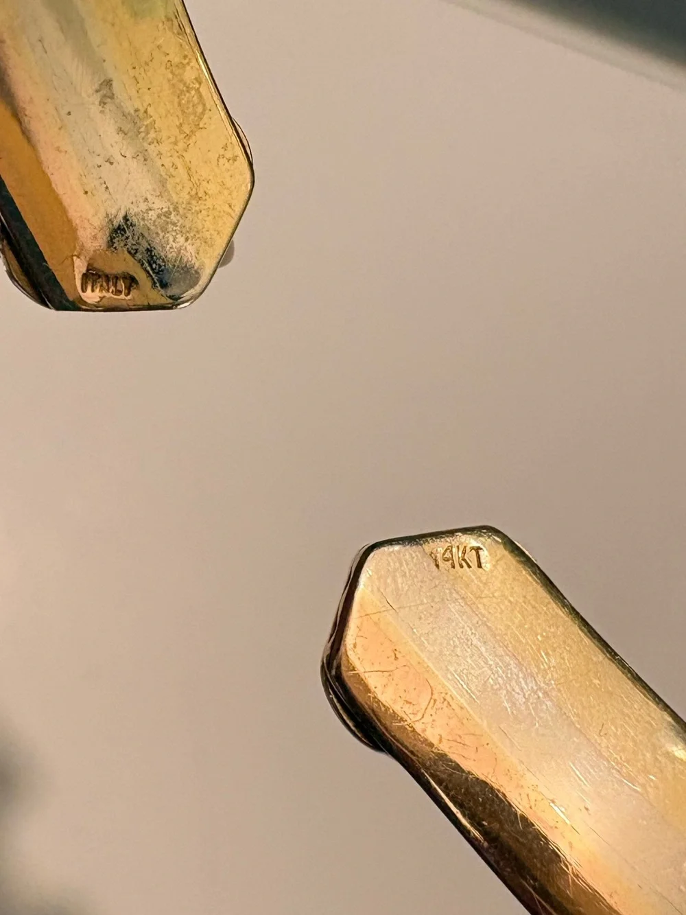Unbranded elegant gold